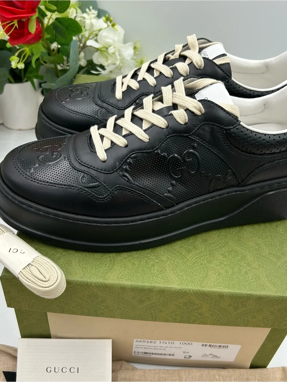 Gucci sleek black